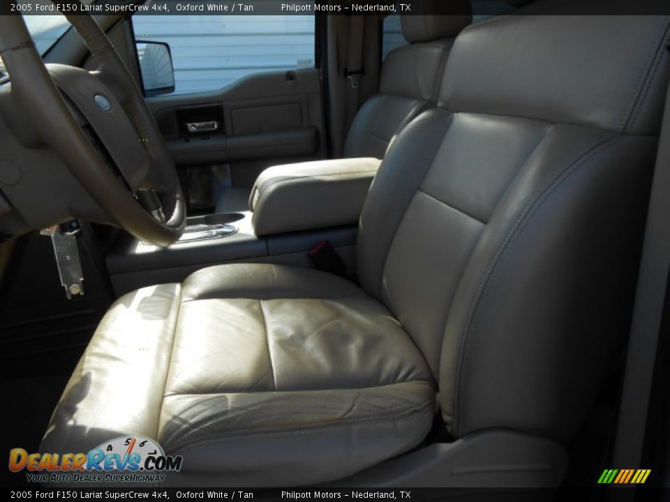 2005 Ford F150 Lariat SuperCrew 4x4 Oxford White / Tan Photo #31