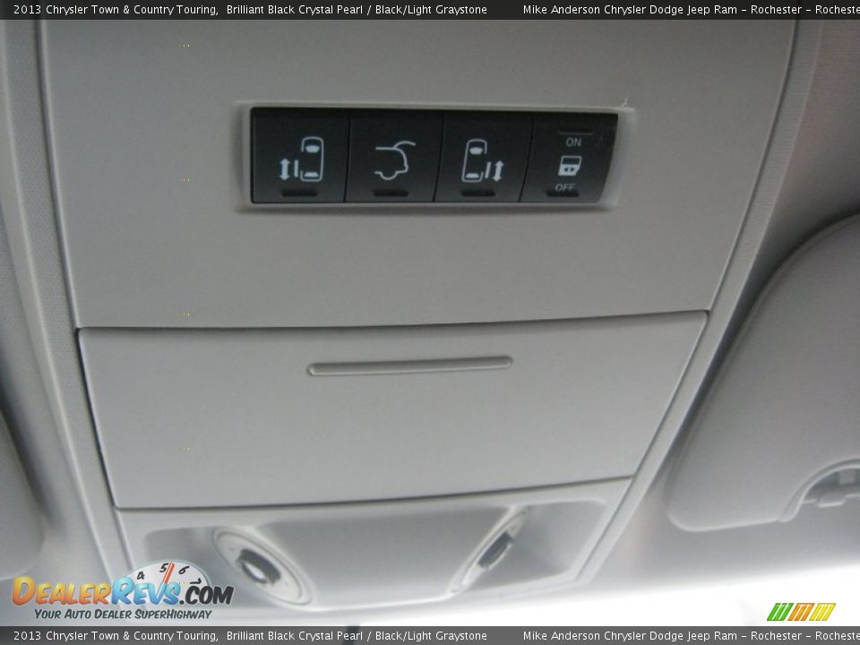 2013 Chrysler Town & Country Touring Brilliant Black Crystal Pearl / Black/Light Graystone Photo #8