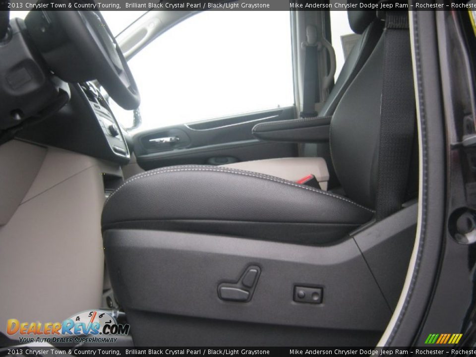2013 Chrysler Town & Country Touring Brilliant Black Crystal Pearl / Black/Light Graystone Photo #10