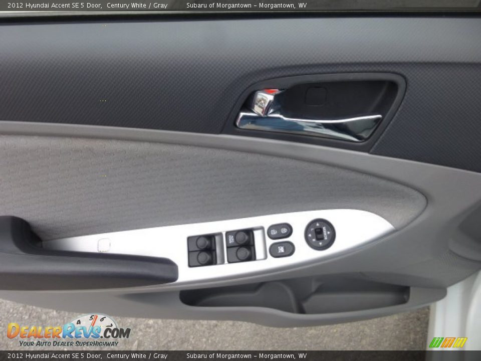 2012 Hyundai Accent SE 5 Door Century White / Gray Photo #17