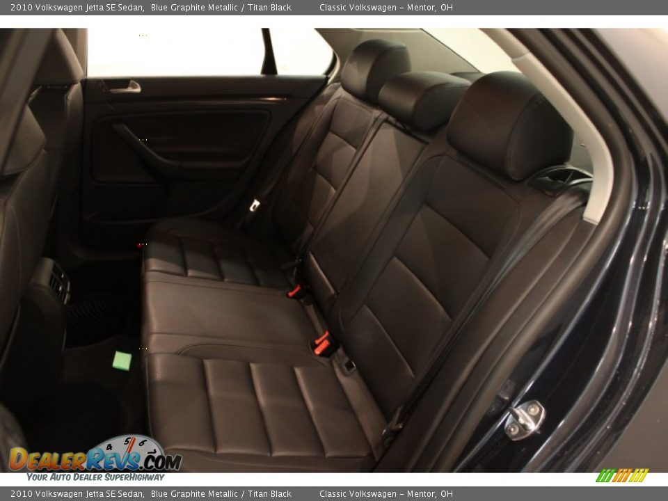 Rear Seat of 2010 Volkswagen Jetta SE Sedan Photo #23