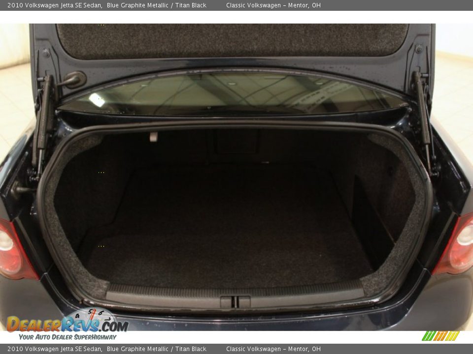 2010 Volkswagen Jetta SE Sedan Blue Graphite Metallic / Titan Black Photo #24