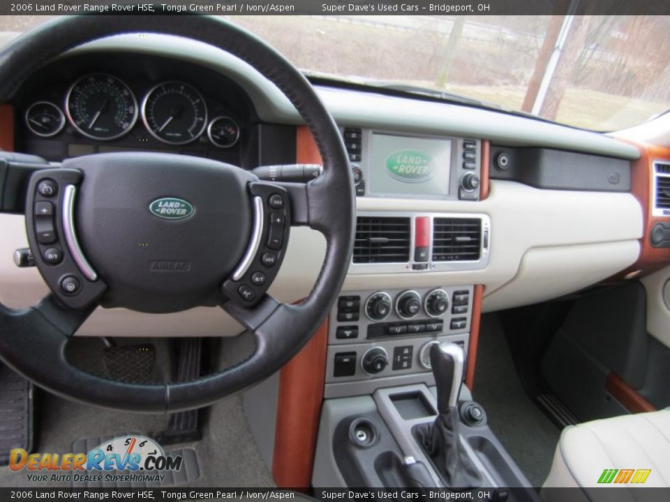Dashboard of 2006 Land Rover Range Rover HSE Photo #17