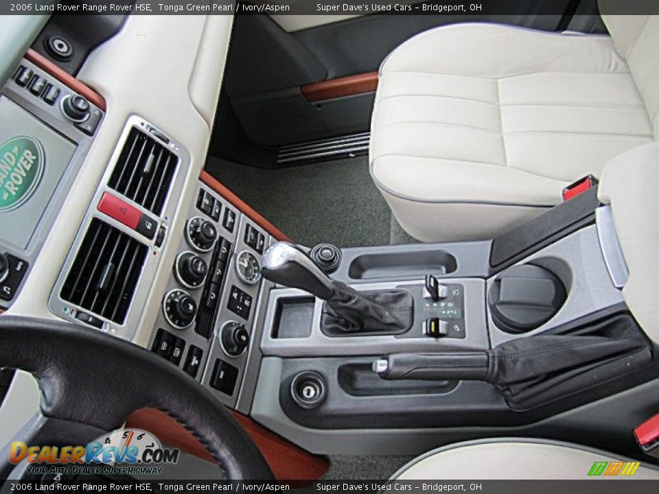 Controls of 2006 Land Rover Range Rover HSE Photo #18