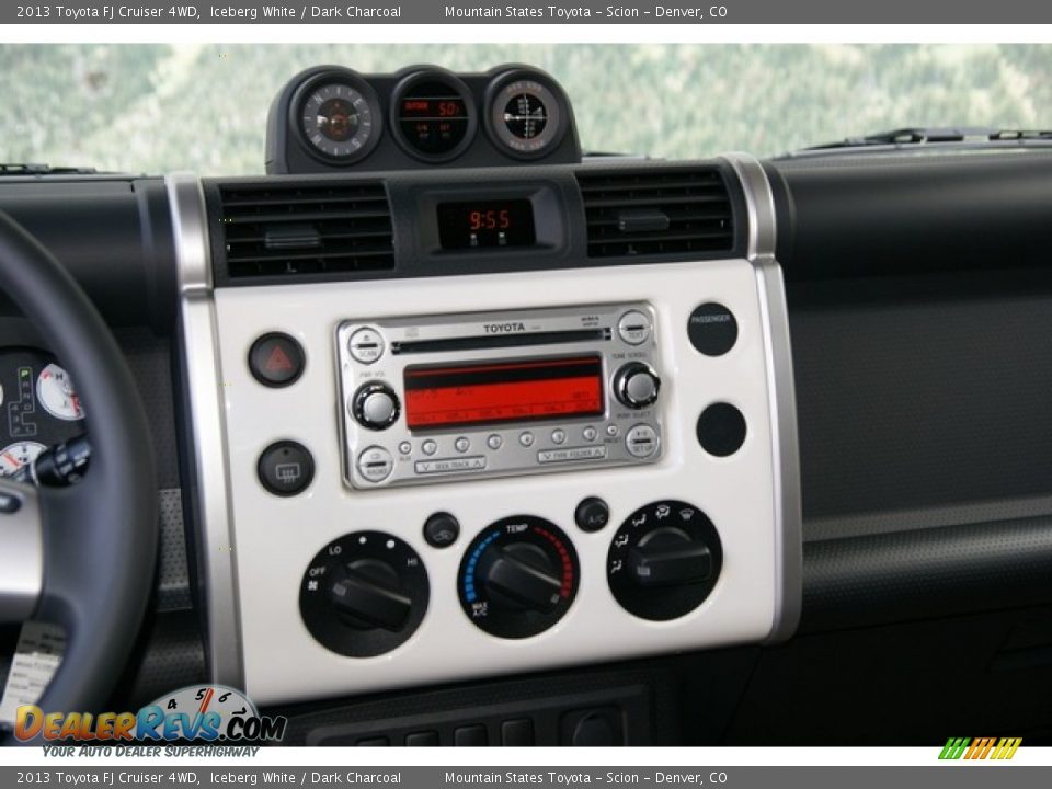 2013 Toyota FJ Cruiser 4WD Iceberg White / Dark Charcoal Photo #6