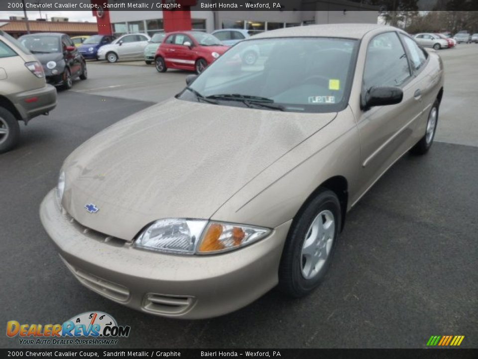 Front 3/4 View of 2000 Chevrolet Cavalier Coupe Photo #3