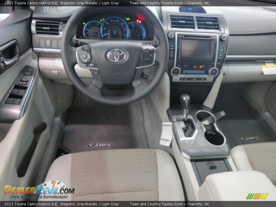 2013 Toyota Camry Hybrid XLE Magnetic Gray Metallic / Light Gray Photo #5