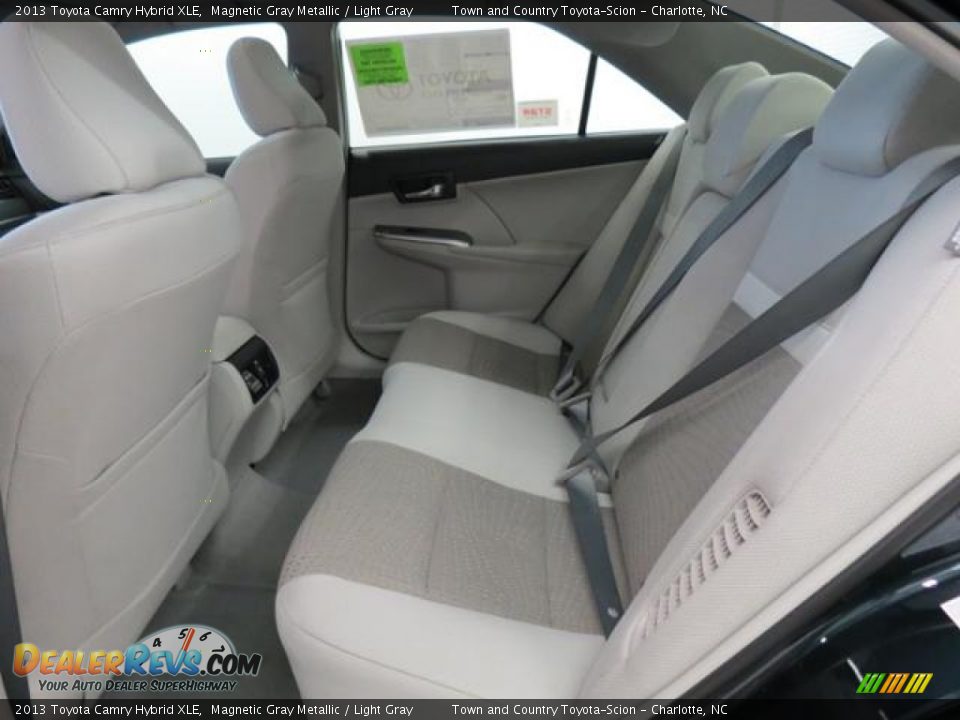 2013 Toyota Camry Hybrid XLE Magnetic Gray Metallic / Light Gray Photo #6