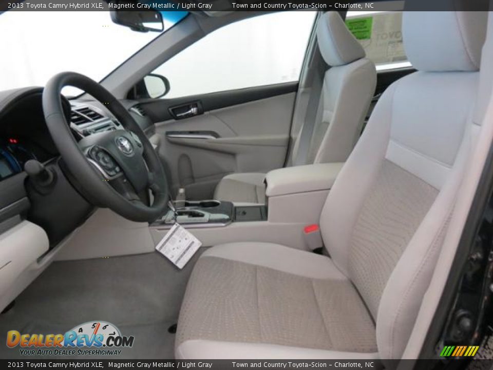2013 Toyota Camry Hybrid XLE Magnetic Gray Metallic / Light Gray Photo #8