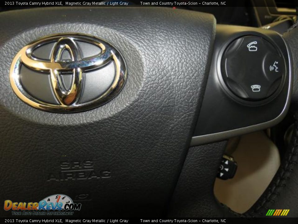 2013 Toyota Camry Hybrid XLE Magnetic Gray Metallic / Light Gray Photo #16
