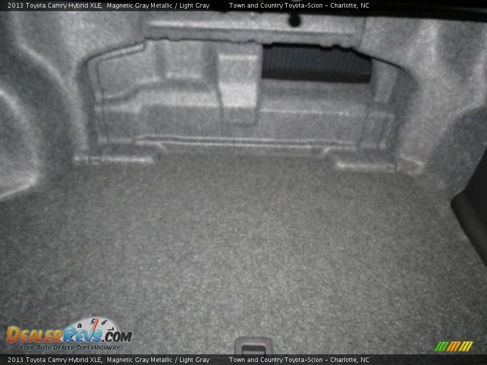 2013 Toyota Camry Hybrid XLE Magnetic Gray Metallic / Light Gray Photo #17
