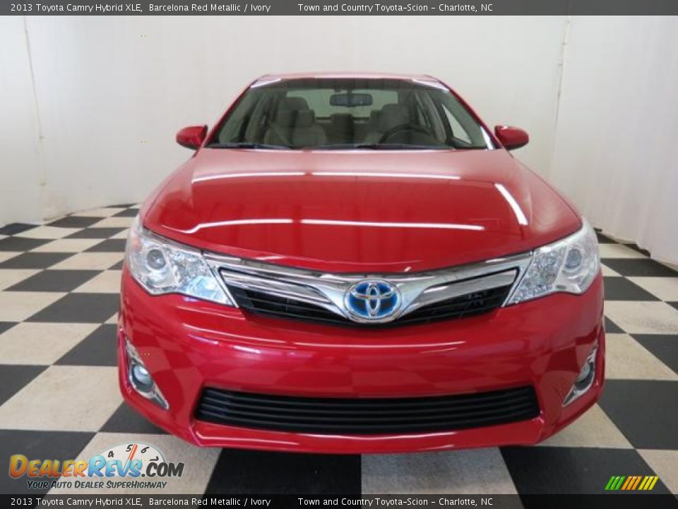 2013 Toyota Camry Hybrid XLE Barcelona Red Metallic / Ivory Photo #2
