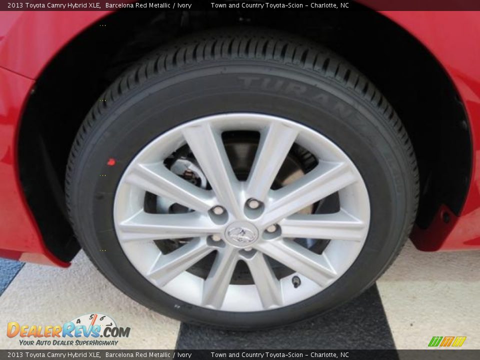 2013 Toyota Camry Hybrid XLE Barcelona Red Metallic / Ivory Photo #4