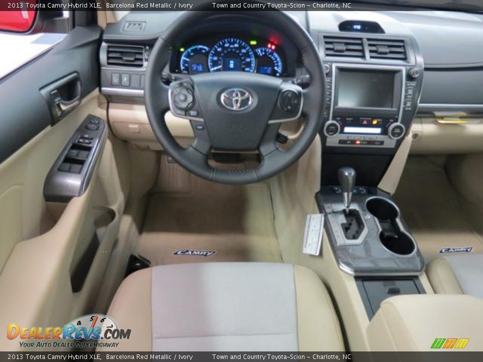 2013 Toyota Camry Hybrid XLE Barcelona Red Metallic / Ivory Photo #5