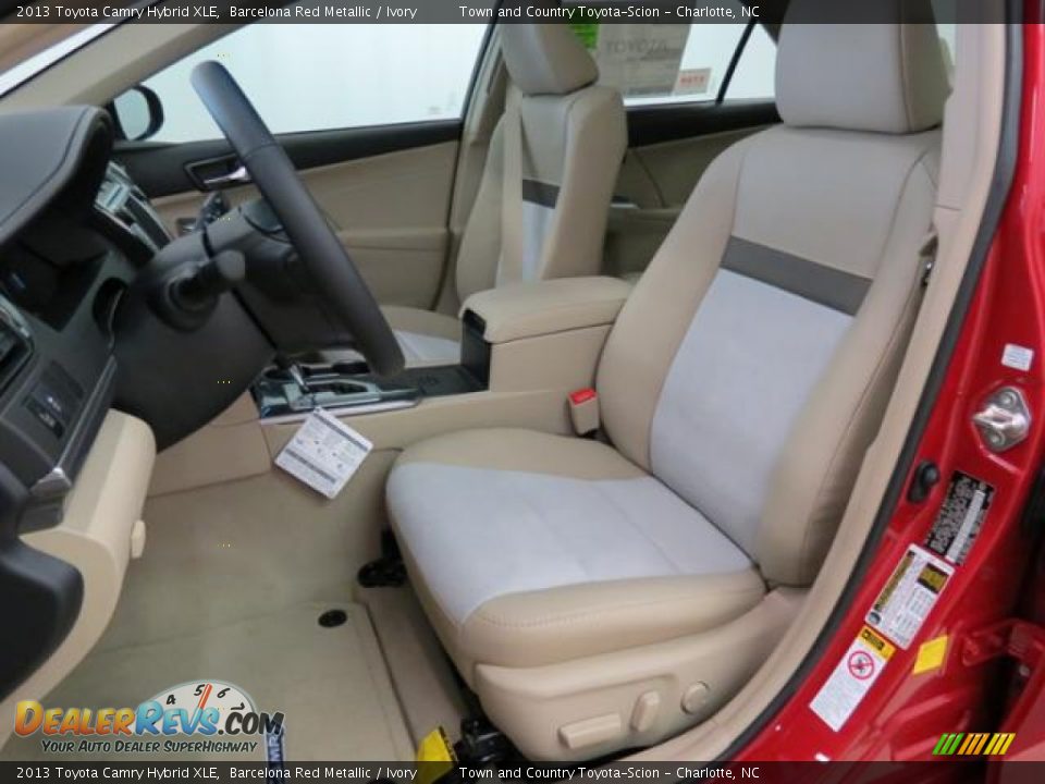 2013 Toyota Camry Hybrid XLE Barcelona Red Metallic / Ivory Photo #8