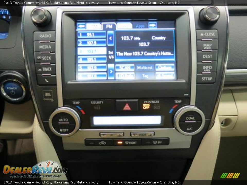2013 Toyota Camry Hybrid XLE Barcelona Red Metallic / Ivory Photo #13