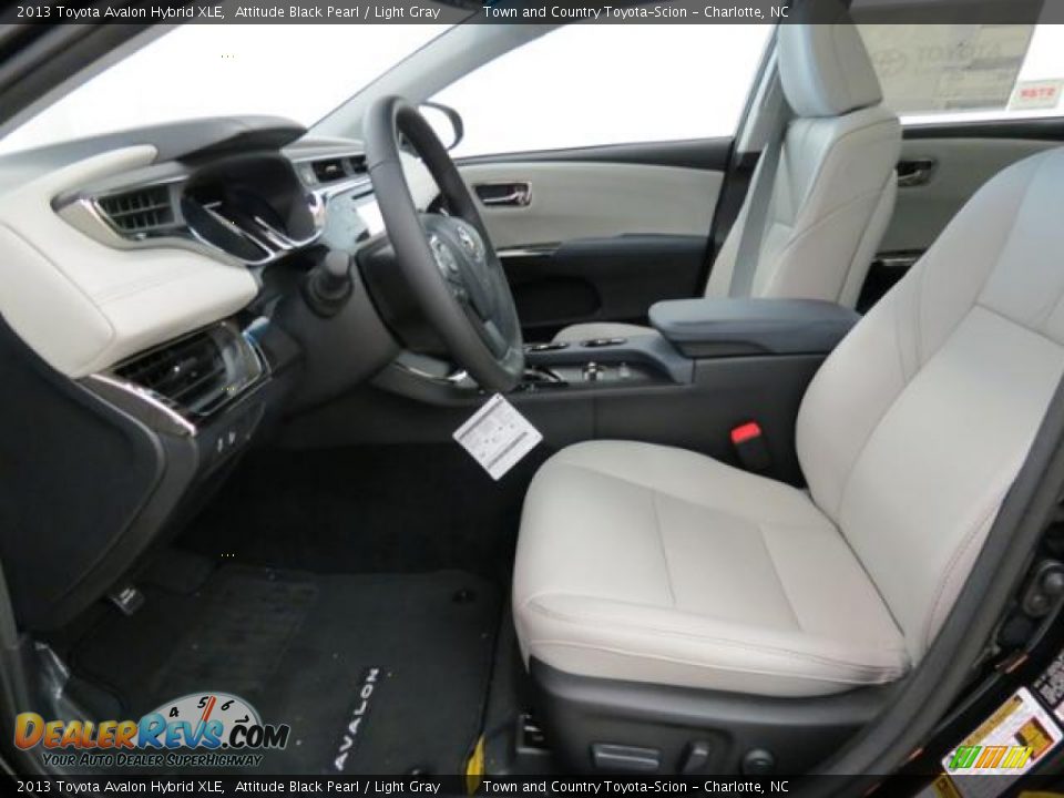 2013 Toyota Avalon Hybrid XLE Attitude Black Pearl / Light Gray Photo #8