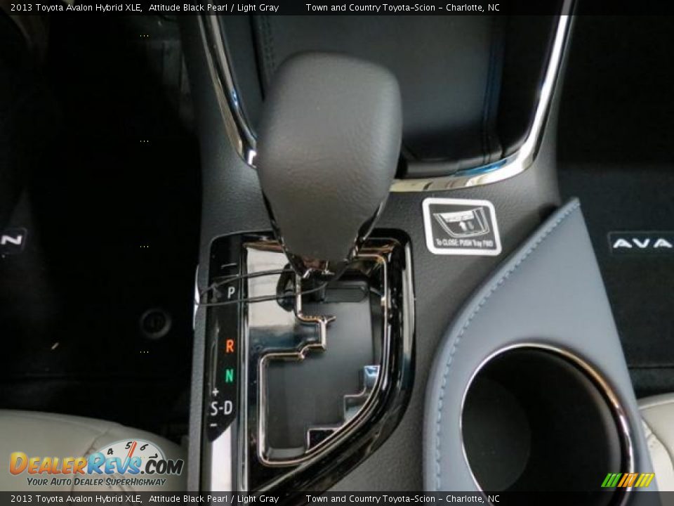 2013 Toyota Avalon Hybrid XLE Attitude Black Pearl / Light Gray Photo #14