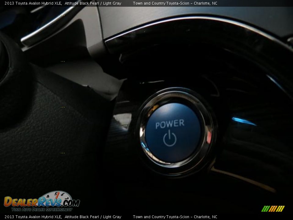 2013 Toyota Avalon Hybrid XLE Attitude Black Pearl / Light Gray Photo #18