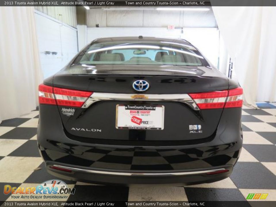 2013 Toyota Avalon Hybrid XLE Attitude Black Pearl / Light Gray Photo #21