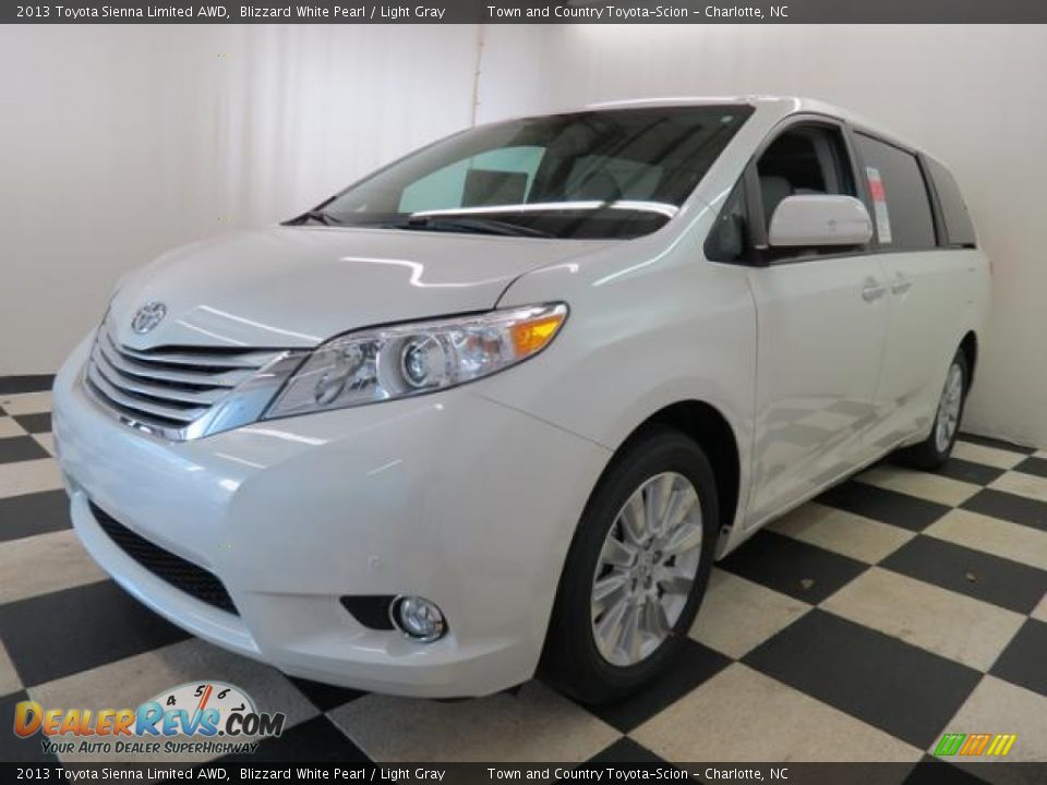2013 Toyota Sienna Limited AWD Blizzard White Pearl / Light Gray Photo #3