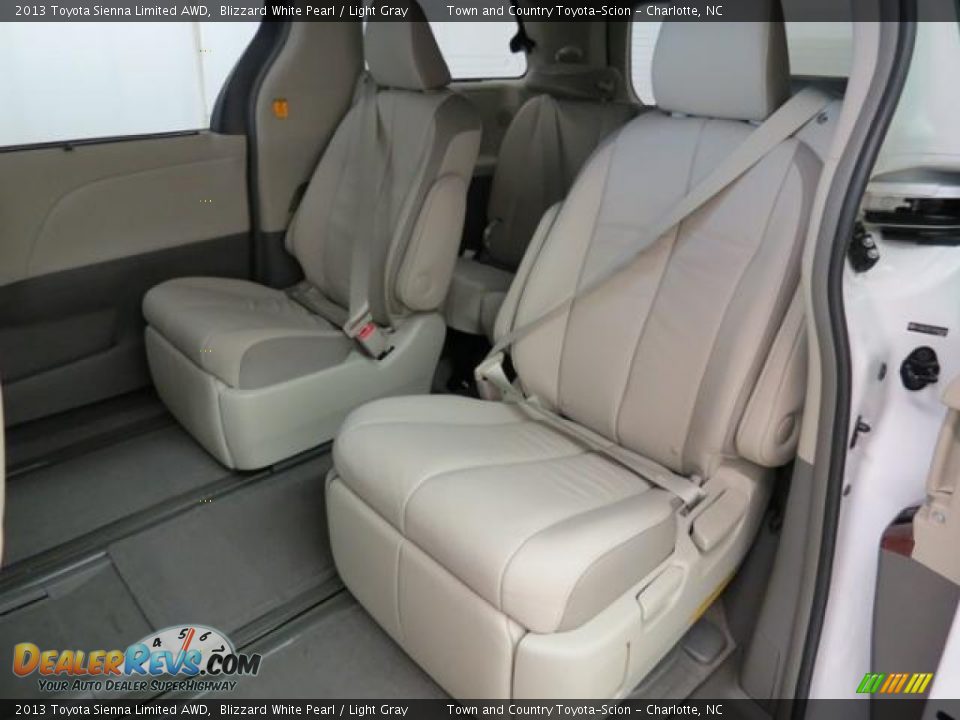2013 Toyota Sienna Limited AWD Blizzard White Pearl / Light Gray Photo #6