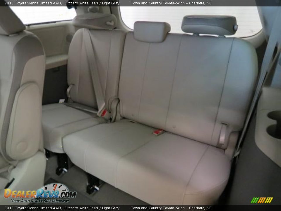 2013 Toyota Sienna Limited AWD Blizzard White Pearl / Light Gray Photo #7