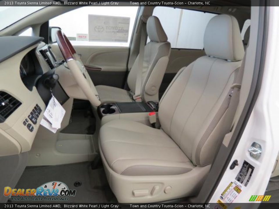 2013 Toyota Sienna Limited AWD Blizzard White Pearl / Light Gray Photo #8