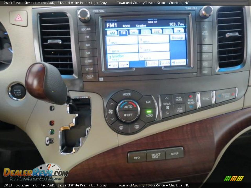 2013 Toyota Sienna Limited AWD Blizzard White Pearl / Light Gray Photo #14