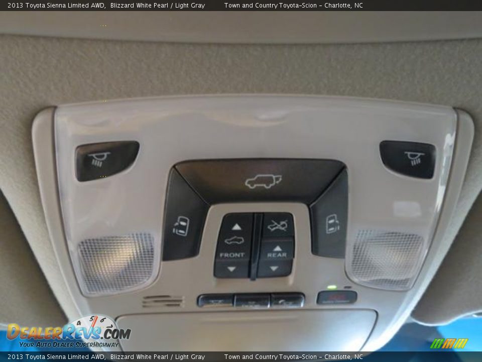 2013 Toyota Sienna Limited AWD Blizzard White Pearl / Light Gray Photo #19