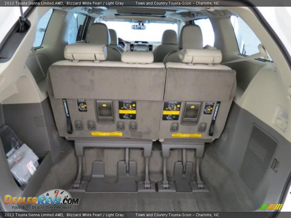 2013 Toyota Sienna Limited AWD Blizzard White Pearl / Light Gray Photo #20