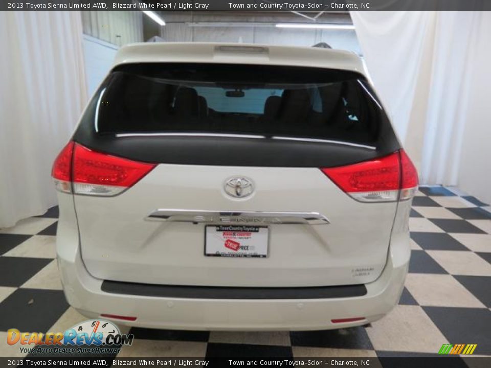 2013 Toyota Sienna Limited AWD Blizzard White Pearl / Light Gray Photo #22