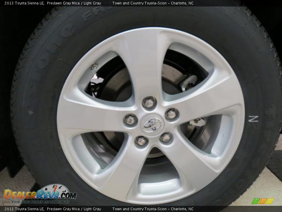 2013 Toyota Sienna LE Predawn Gray Mica / Light Gray Photo #4