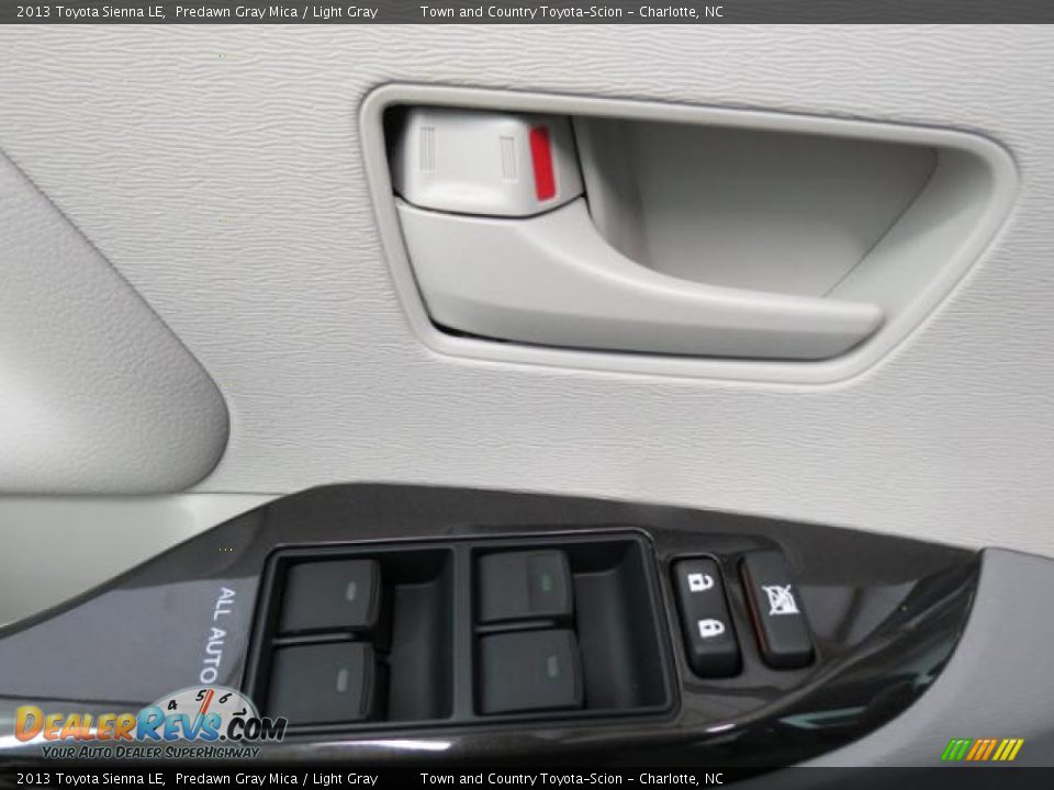 2013 Toyota Sienna LE Predawn Gray Mica / Light Gray Photo #9