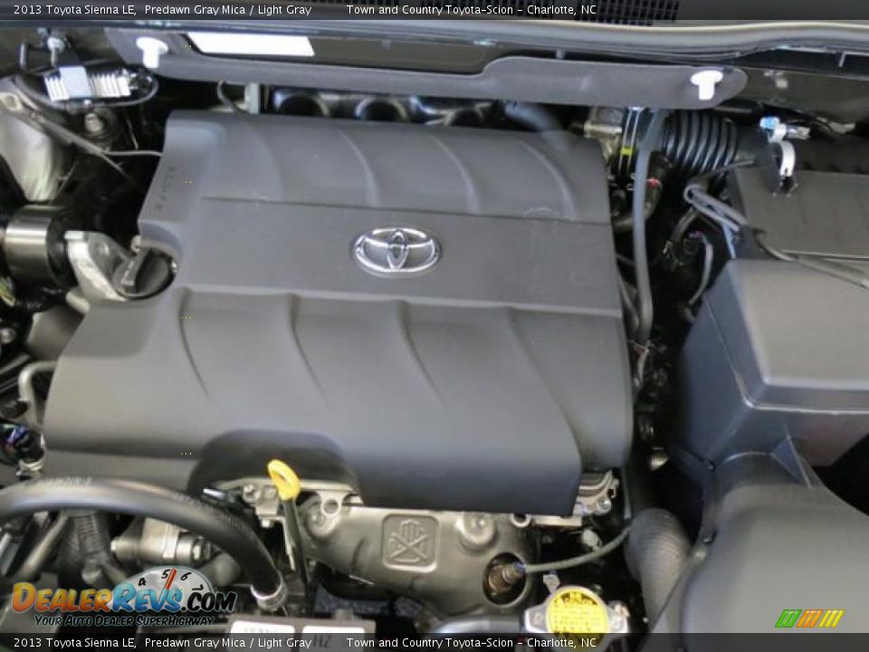 2013 Toyota Sienna LE Predawn Gray Mica / Light Gray Photo #19