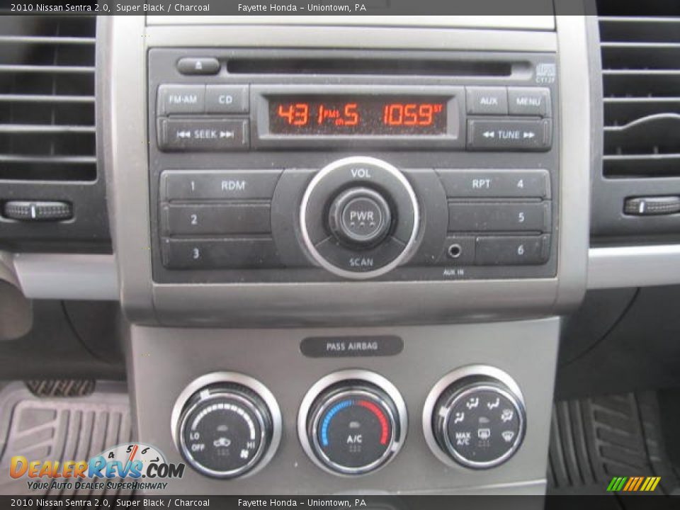 Controls of 2010 Nissan Sentra 2.0 Photo #12