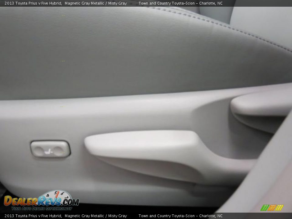 2013 Toyota Prius v Five Hybrid Magnetic Gray Metallic / Misty Gray Photo #9