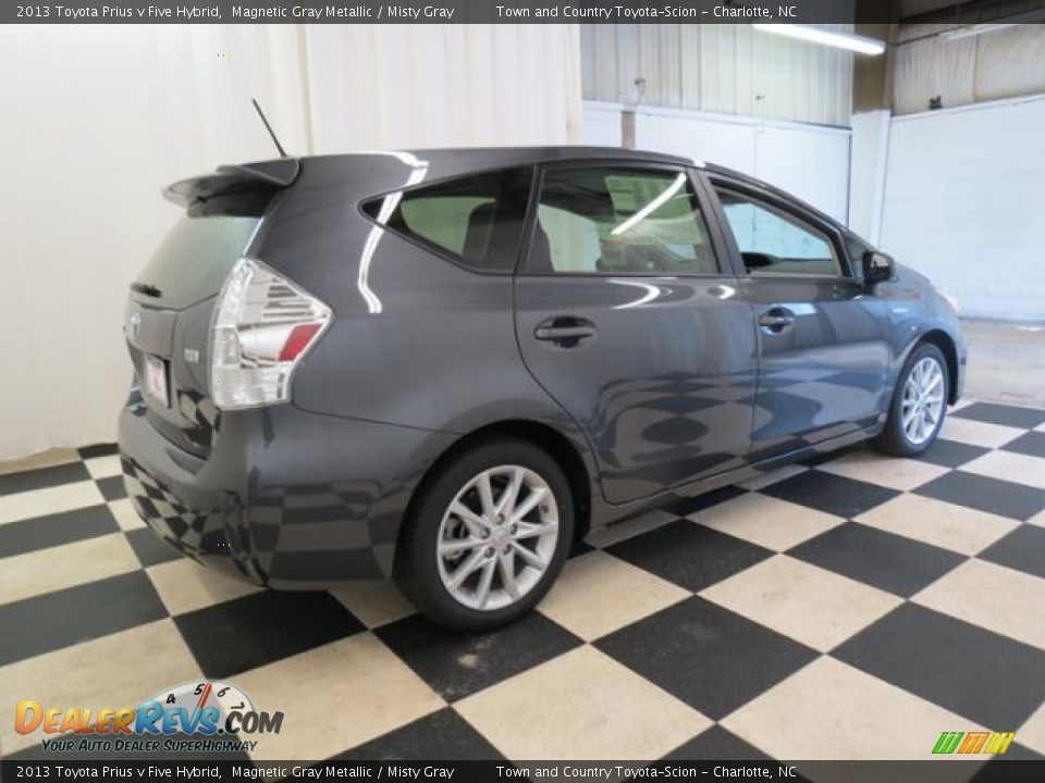 2013 Toyota Prius v Five Hybrid Magnetic Gray Metallic / Misty Gray Photo #18