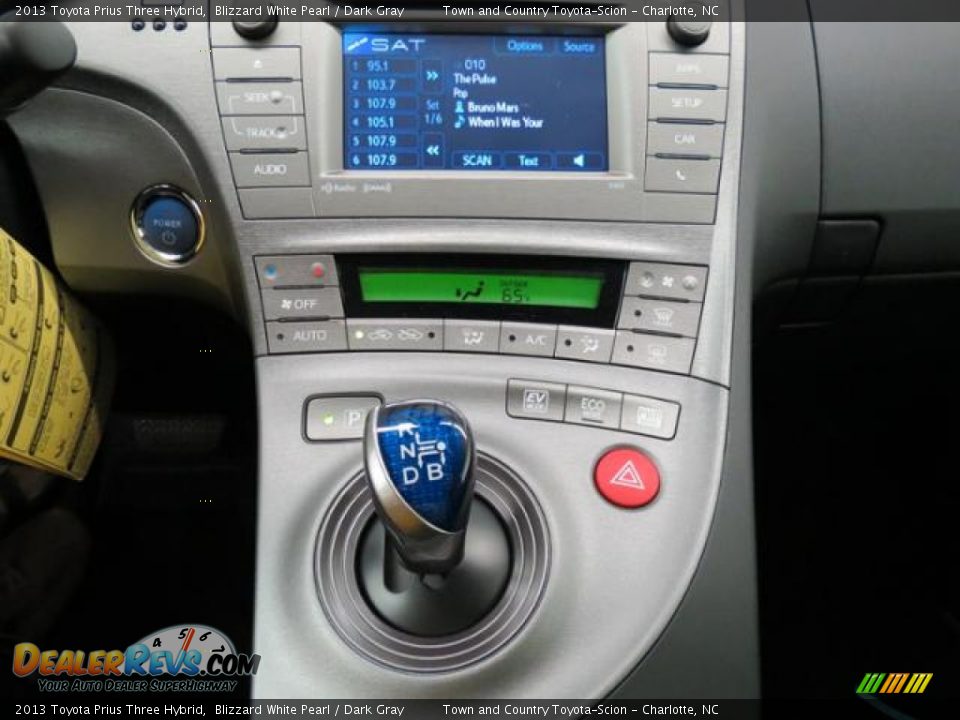 2013 Toyota Prius Three Hybrid Blizzard White Pearl / Dark Gray Photo #12