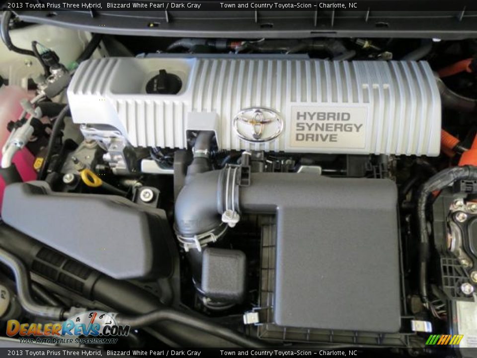2013 Toyota Prius Three Hybrid Blizzard White Pearl / Dark Gray Photo #20