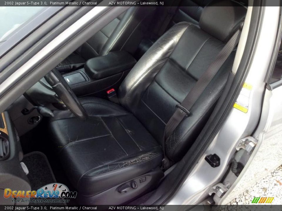 Front Seat of 2002 Jaguar S-Type 3.0 Photo #18