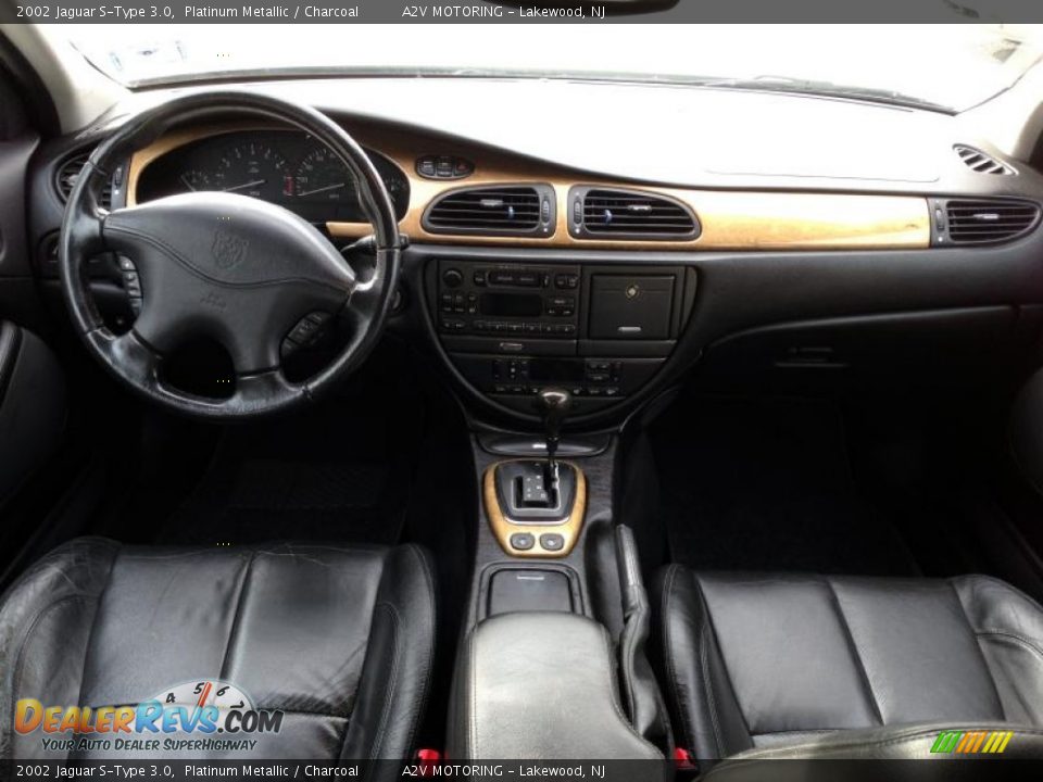 Dashboard of 2002 Jaguar S-Type 3.0 Photo #25