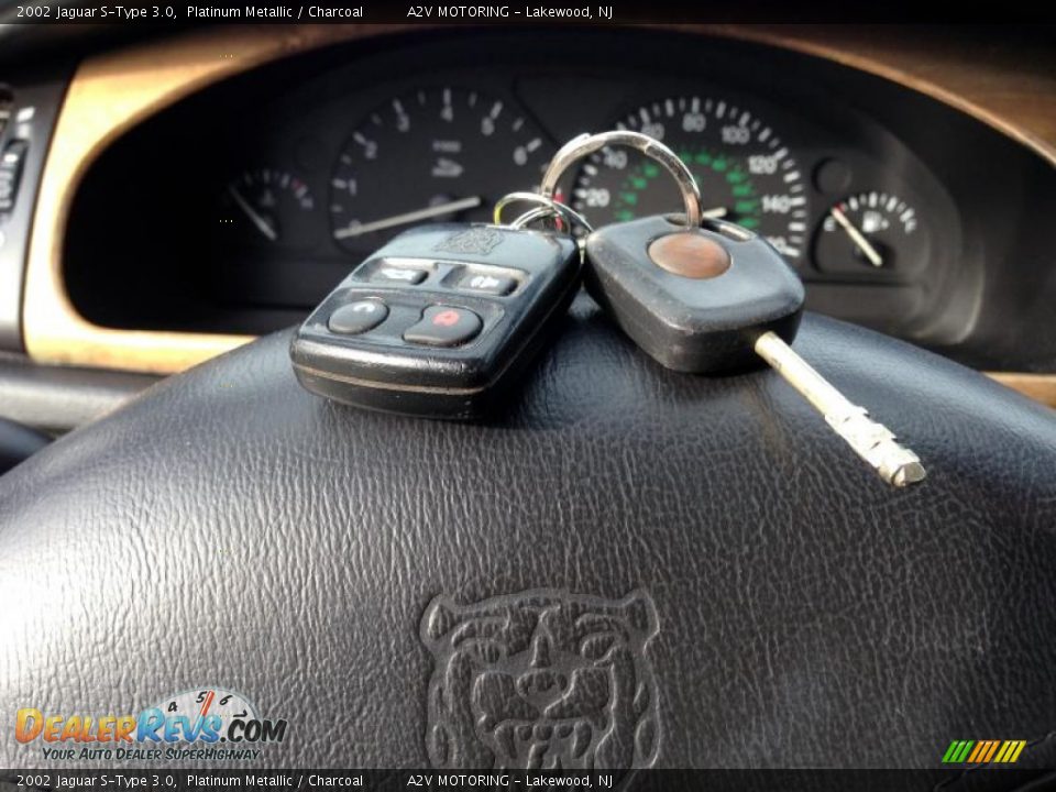 Keys of 2002 Jaguar S-Type 3.0 Photo #33