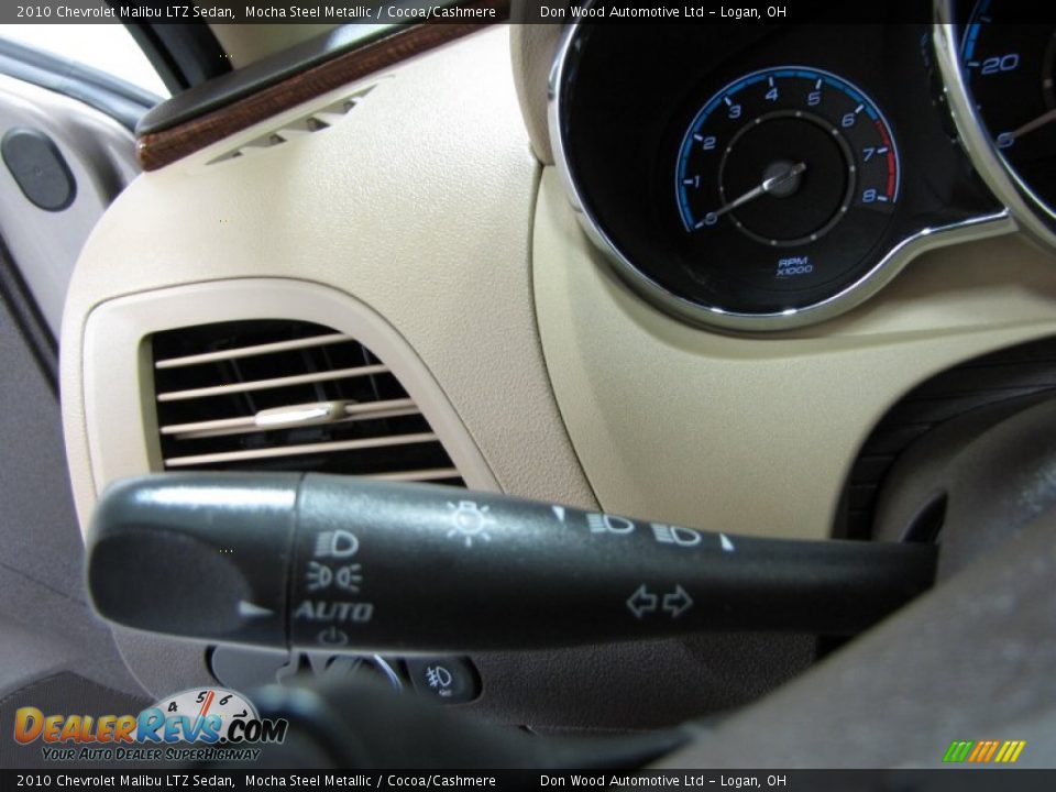 2010 Chevrolet Malibu LTZ Sedan Mocha Steel Metallic / Cocoa/Cashmere Photo #17