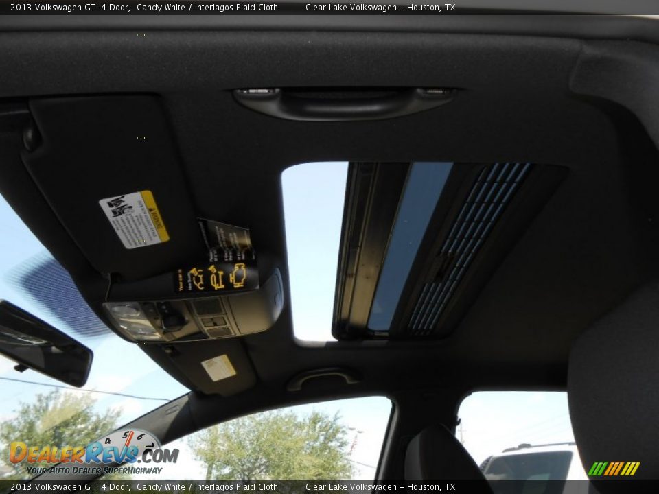 2013 Volkswagen GTI 4 Door Candy White / Interlagos Plaid Cloth Photo #17