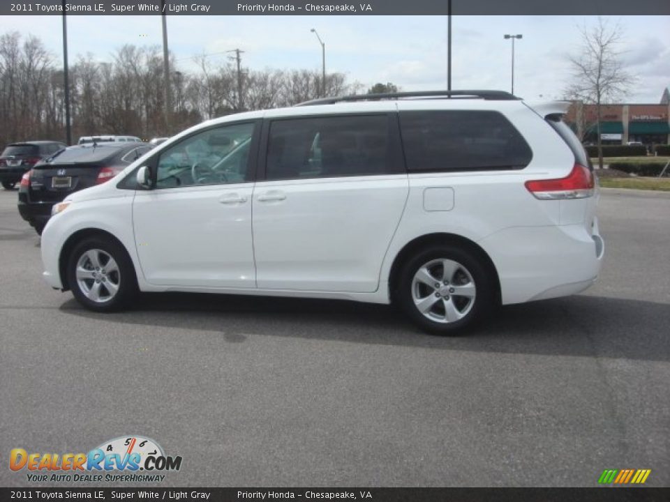 2011 Toyota Sienna LE Super White / Light Gray Photo #3