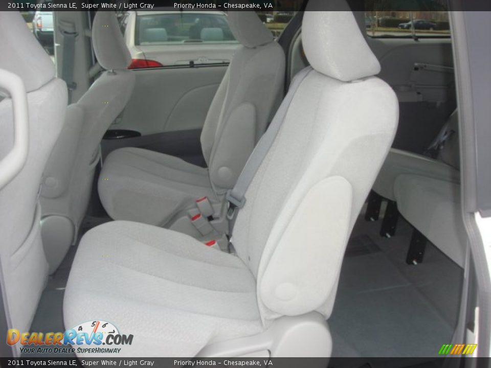 2011 Toyota Sienna LE Super White / Light Gray Photo #12