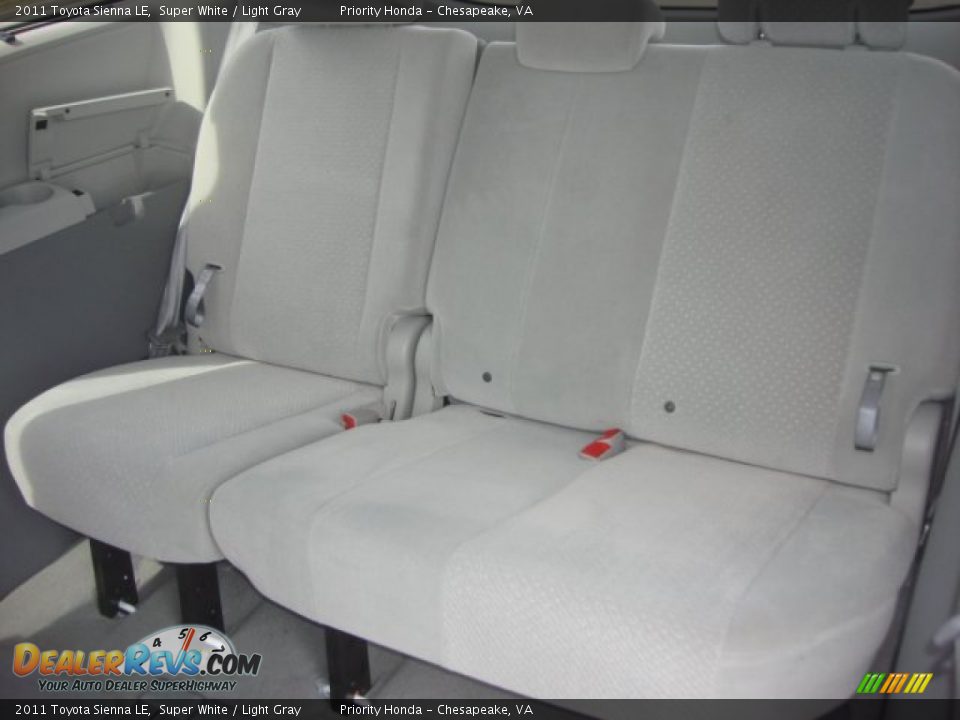 2011 Toyota Sienna LE Super White / Light Gray Photo #13