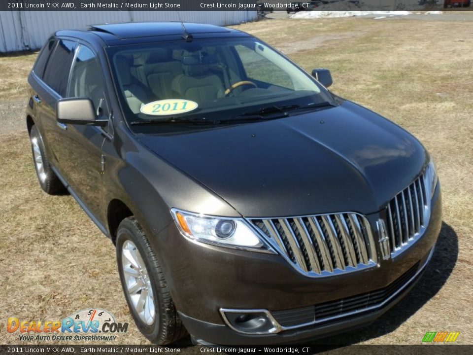 Front 3/4 View of 2011 Lincoln MKX AWD Photo #2