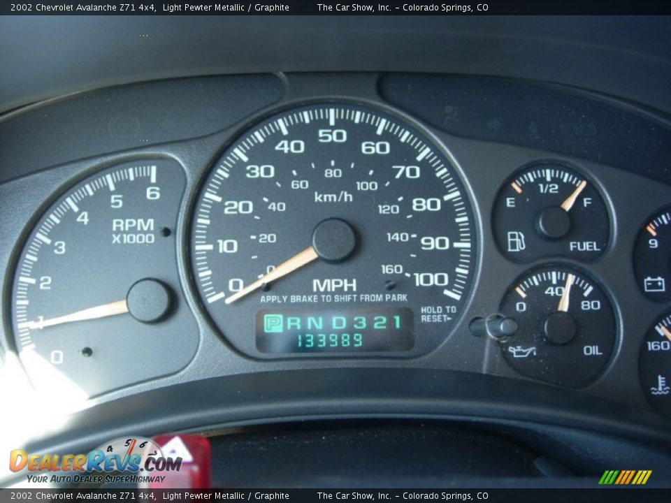2002 Chevrolet Avalanche Z71 4x4 Light Pewter Metallic / Graphite Photo #2